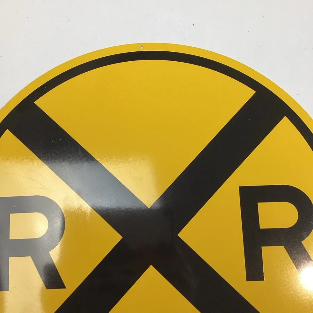 17.5” Round Metal RR Crossing Sign